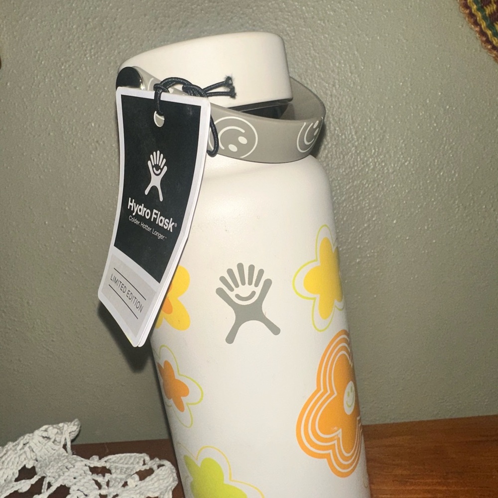 Hydro Flask -Happy Days -Limited Edition 32oz- # 2 - Picture 3 of 5